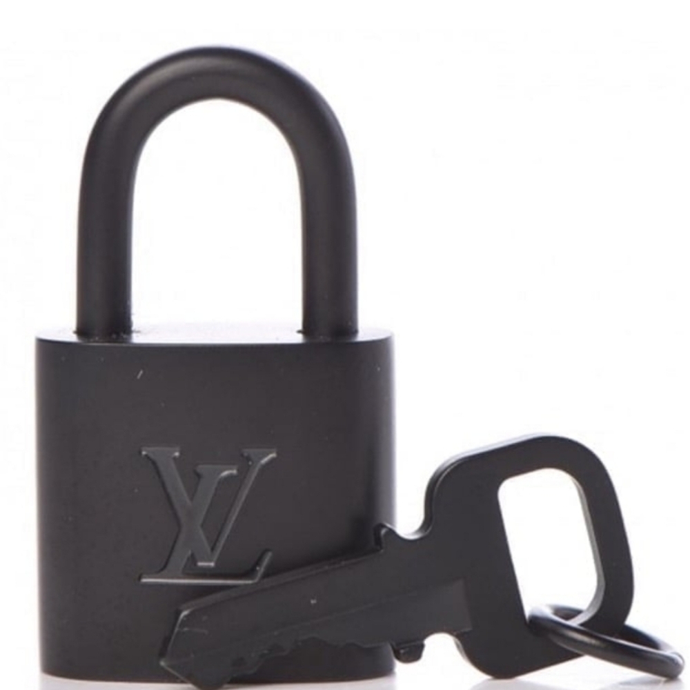 🔥Low Start 🔥Louis Vuitton Matte Black Lock